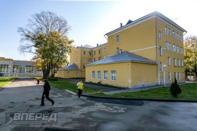 Возле  школы №14 на Клементьевском посёлке в Сергиевом Посаде появился прекрасный новый стадион._38