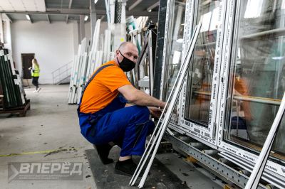 На  предприятии «Окна столицы»_10