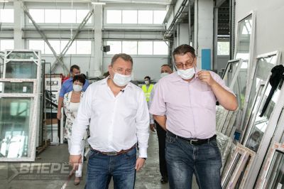 На  предприятии «Окна столицы»_19