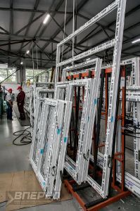 На  предприятии «Окна столицы»_64