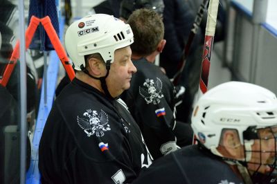 Поздним вечером 14 ноября на ледовой арене «Сергиев Посад» прошёл матч второго тура Любительской хоккейной лиги Московской области. На льду встретились ХК «Загорск» и команда «АйсПро» из Реутова. Приветствовал игроков глава Сергиево-Посадского городского округа Михаил Токарев_32