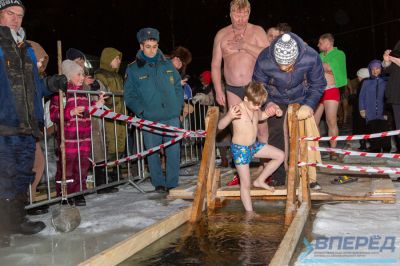 Крещенские купания в Пересвете и в Богородском._136