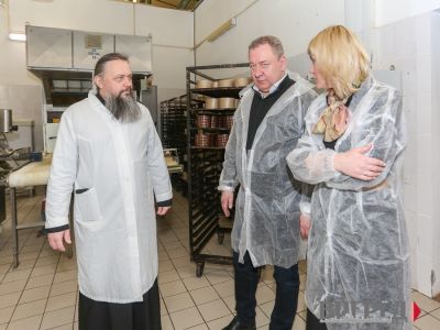 В пекарне «Сергиева канона» при Лавре готовятся к Пасхе_22